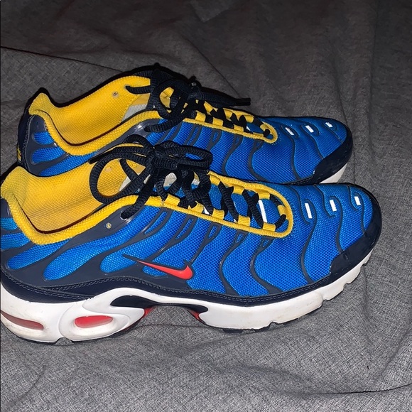 blue and yellow nike air max plus